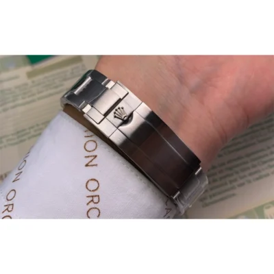 Rolex Submariner "The Hulk" - Image 5