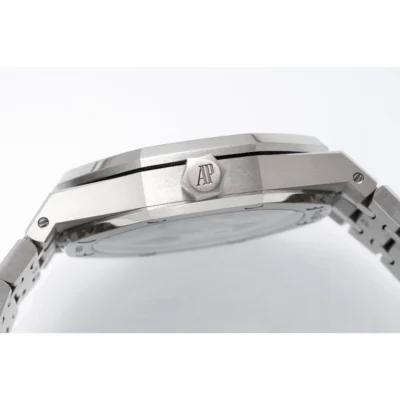 Audemars Piguet Royal Oak "The Jumbo" - Image 2