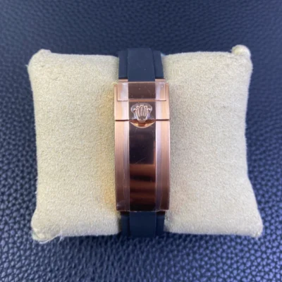 Rolex Yacht-Master 42 in Everose Gold - Image 5